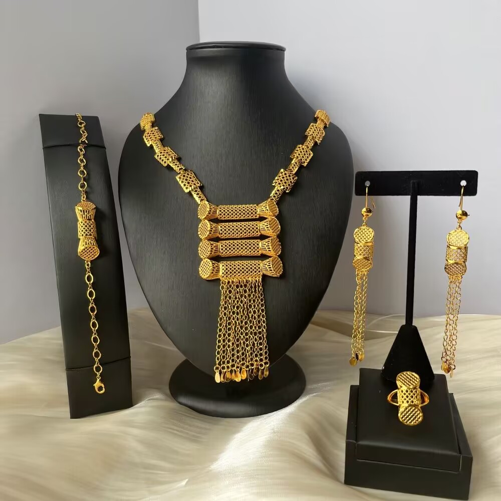 Nieuwe Dubai Britse legering v - Women'S Fashion Rings Gold recensie en prijs