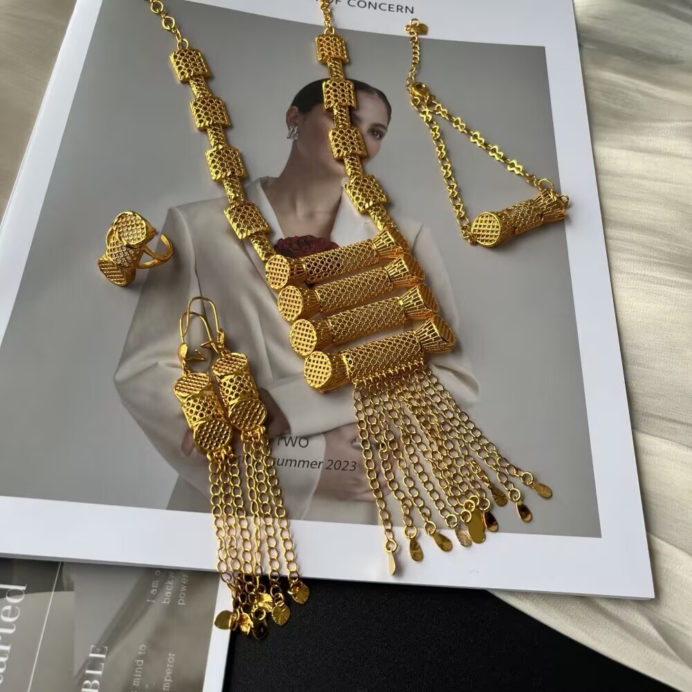 Nieuwe Dubai Britse legering v - Women'S Fashion Rings Gold recensie en prijs